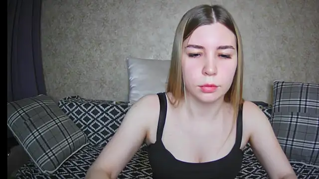 Snapshot of ElllaNuar chatting on 12-11-24, 02:30 ElllaNuar online show from 12-11-24, 02:30