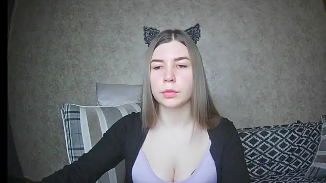 Snapshot of ElllaNuar chatting on 02-03-25, 01:19 ElllaNuar online show from 02-03-25, 01:19