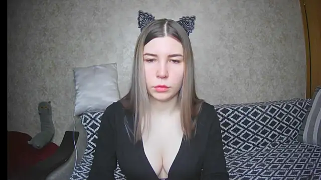 Snapshot of ElllaNuar chatting on 02-10-25, 02:19 ElllaNuar online show from 02-10-25, 02:19