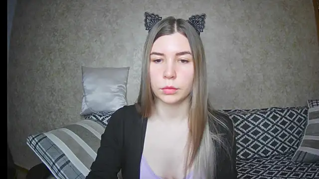 Snapshot of ElllaNuar chatting on 02-03-25, 04:25 ElllaNuar online show from 02-03-25, 04:25