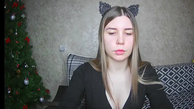 Snapshot of ElllaNuar chatting on 01-30-25, 04:27 ElllaNuar online show from 01-30-25, 04:27