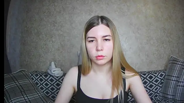 Snapshot of ElllaNuar chatting on 12-16-24, 07:15 ElllaNuar online show from 12-16-24, 07:15