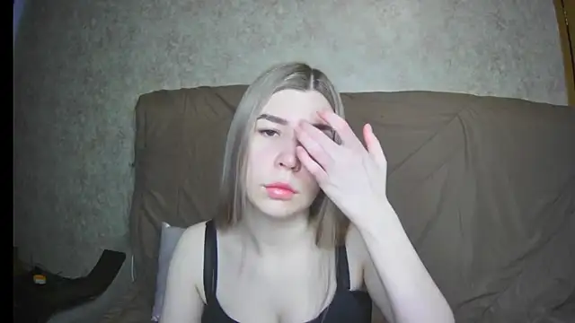 Snapshot of ElllaNuar chatting on 03-12-25, 05:46 ElllaNuar online show from 03-12-25, 05:46