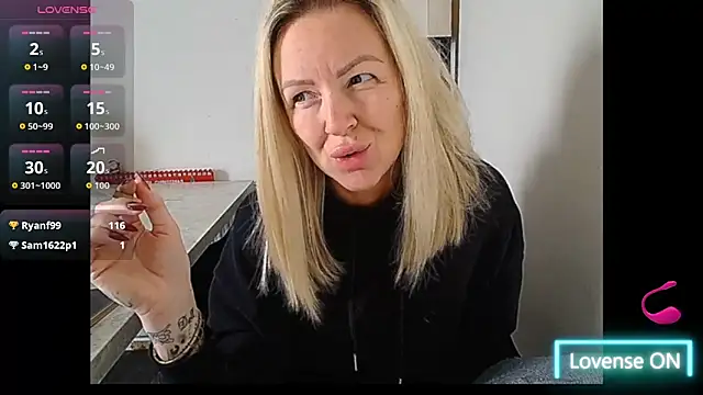 Angelamariexox online show from 12-21-25, 10:06