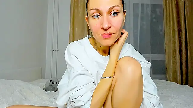 Mona Cruz online show from 02-25-25, 07:38