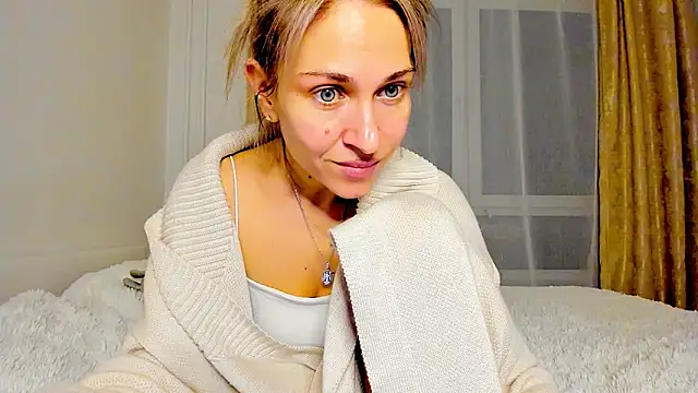 Mona Cruz online show from 03-17-25, 09:46