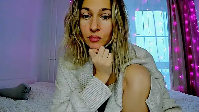 Mona Cruz online show from 12-18-25, 07:46