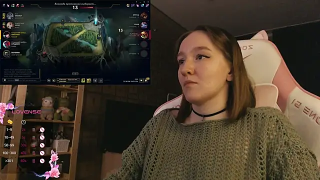 MoonlishSiren online show from 11-08-25, 07:17