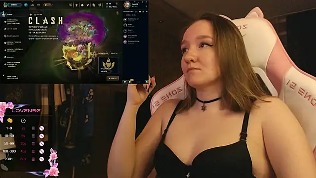 MoonlishSiren online show from 12-14-25, 06:13