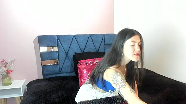 Snapshot of LiaCooper_ chatting on 05-29-26, 01:17 LiaCooper online show from 05-29-26, 01:17