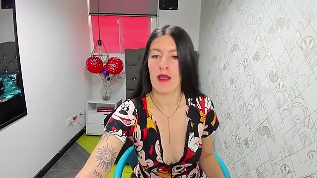 Snapshot of LiaCooper_ chatting on 03-05-25, 03:29 LiaCooper online show from 03-05-25, 03:29