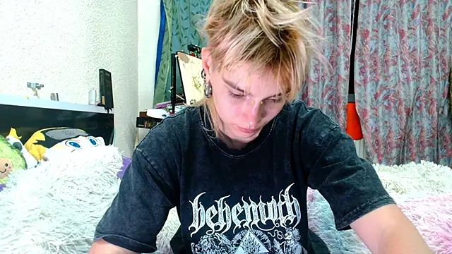 Sophie Bell online show from 05-25-26, 08:40