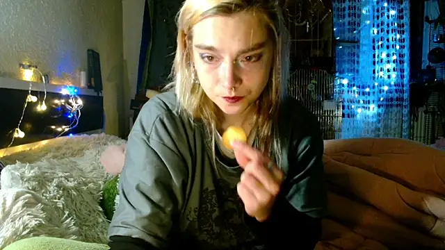 Sophie Bell online show from 05-03-26, 06:33