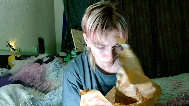 Sophie Bell online show from 05-15-26, 07:45