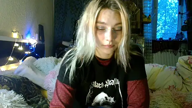 Sophie Bell online show from 04-29-26, 05:06