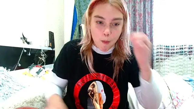 Sophie Bell online show from 05-10-26, 04:31
