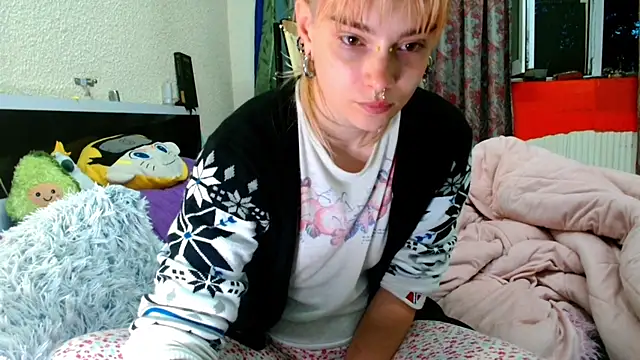 Sophie Bell online show from 05-24-26, 06:19