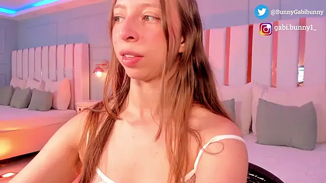 gabi bunny online show from 10-14-25, 05:02