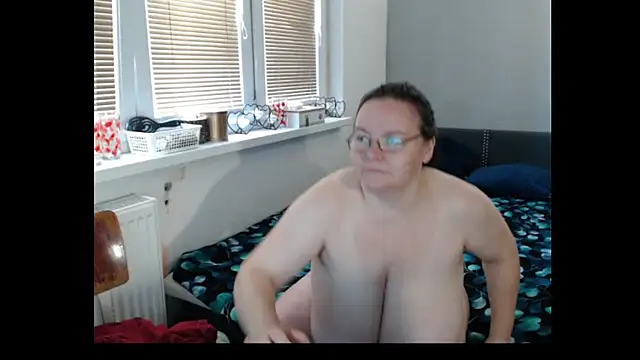 Snapshot of Sweetboobs chatting on 06-18-26, 08:02 Sweetboobs online show from 06-18-26, 08:02