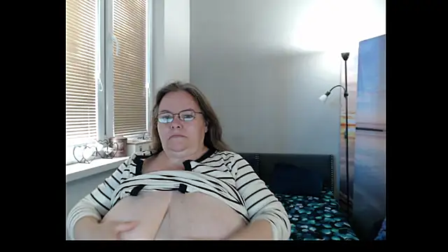 Snapshot of Sweetboobs chatting on 06-07-26, 05:01 Sweetboobs online show from 06-07-26, 05:01