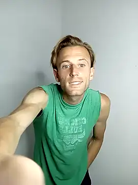 aquilesmade online show from 10-30-25, 01:04