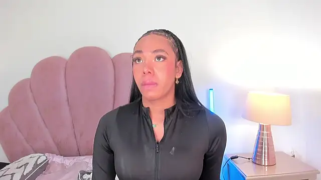 Snapshot of Nicole_Paradise chatting on 01-19-26, 12:53 Nicole Paradise online show from 01-19-26, 12:53