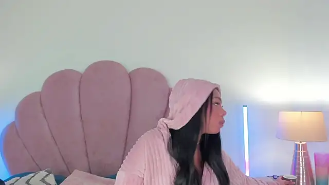 Nicole Paradise online show from 12-05-25, 12:48