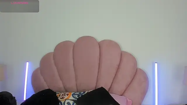 Nicole Paradise online show from 05-14-26, 01:30