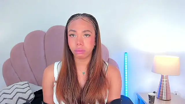 Nicole Paradise online show from 01-13-26, 01:15