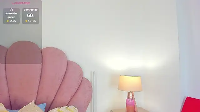 Snapshot of Nicole_Paradise chatting on 02-23-26, 01:01 Nicole Paradise online show from 02-23-26, 01:01