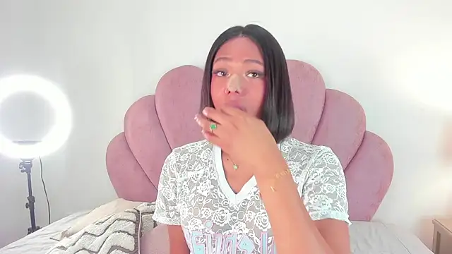 Nicole Paradise online show from 11-05-25, 12:30