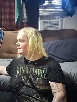 Snapshot of Trans_Girl_next_door420 chatting on 06-16-26, 11:05 Trans Girl next door420 online show from 06-16-26, 11:05