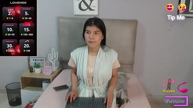 Snapshot of SophiaMeyerst chatting on 04-28-26, 01:26 SophiaMeyerst online show from 04-28-26, 01:26