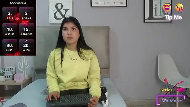 Snapshot of SophiaMeyerst chatting on 05-04-26, 01:03 SophiaMeyerst online show from 05-04-26, 01:03
