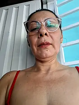 Mia-funny20 online show from 10-31-25, 08:49