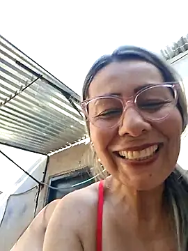 Snapshot of Mia-funny20 chatting on 05-13-26, 08:49 Mia-funny20 online show from 05-13-26, 08:49