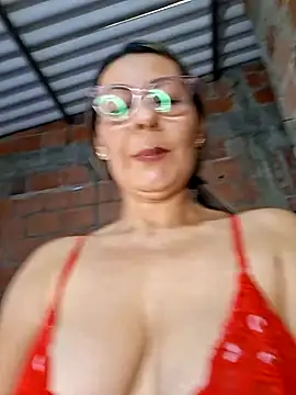 Snapshot of Mia-funny20 chatting on 06-26-26, 04:02 Mia-funny20 online show from 06-26-26, 04:02