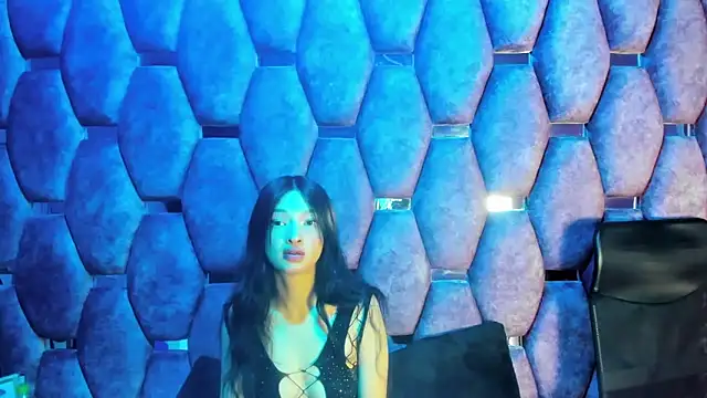 Aurora 18 online show from 10-14-25, 02:17