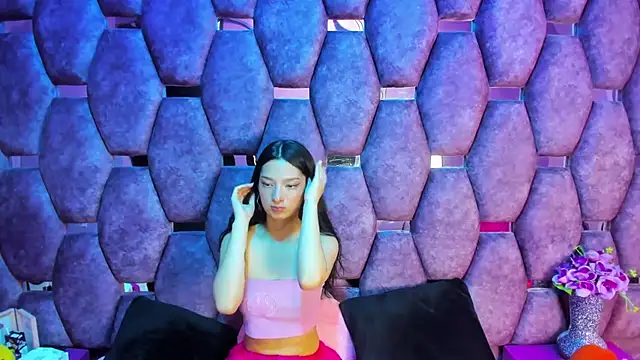 Aurora 18 online show from 10-09-25, 08:53