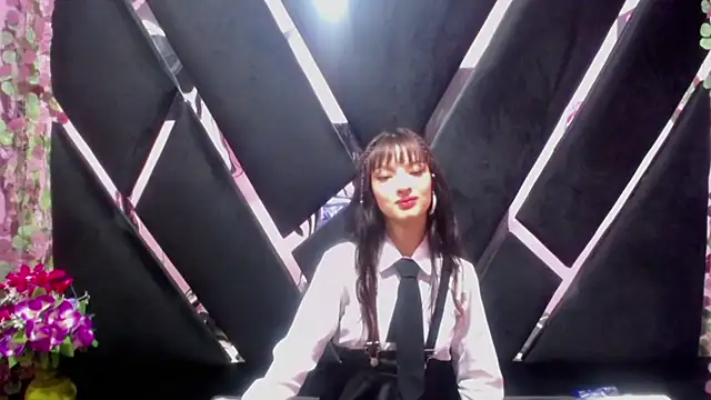 Aurora 18 online show from 03-06-25, 12:21