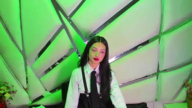 Aurora 18 online show from 11-28-25, 02:39