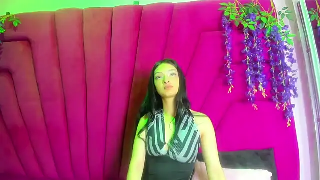 Aurora 18 online show from 10-15-25, 02:47