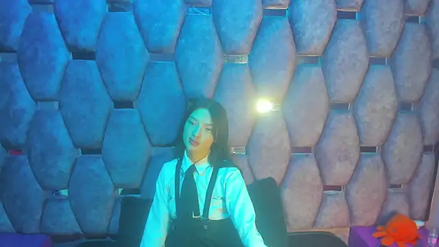 Aurora 18 online show from 09-30-25, 02:01