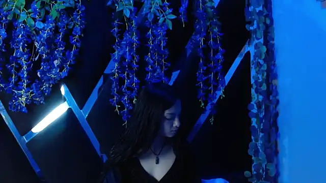 Aurora 18 online show from 09-18-25, 02:20