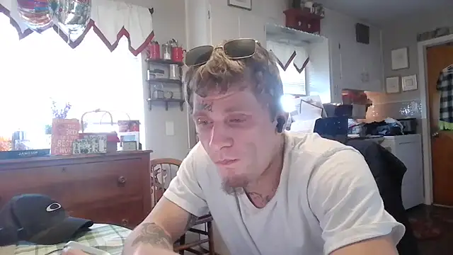 Snapshot of SpAzZ1234 chatting on 03-19-25, 03:40 SpAzZ1234 online show from 03-19-25, 03:40