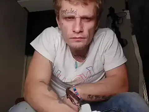 Snapshot of SpAzZ1234 chatting on 03-08-25, 12:11 SpAzZ1234 online show from 03-08-25, 12:11