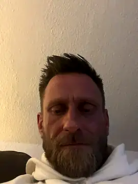 Snapshot of Bro4bro0040 chatting on 11-12-25, 01:43 Bro4bro0040 online show from 11-12-25, 01:43