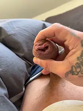 Snapshot of Bro4bro0040 chatting on 11-22-25, 08:24 Bro4bro0040 online show from 11-22-25, 08:24