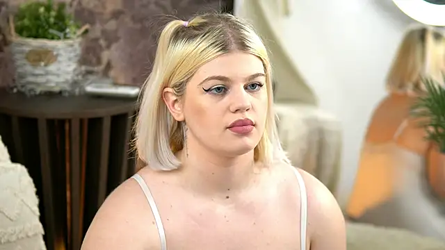 Snapshot of JosephineBlairs chatting on 05-06-26, 12:31 JosephineBlairs online show from 05-06-26, 12:31