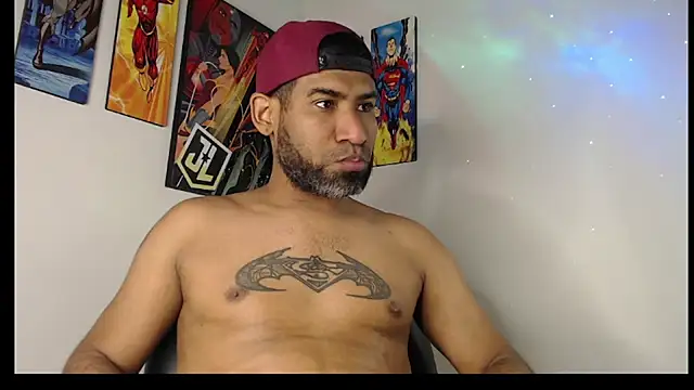 Snapshot of Enriblack92 chatting on 02-15-25, 04:25 Enriblack92 online show from 02-15-25, 04:25